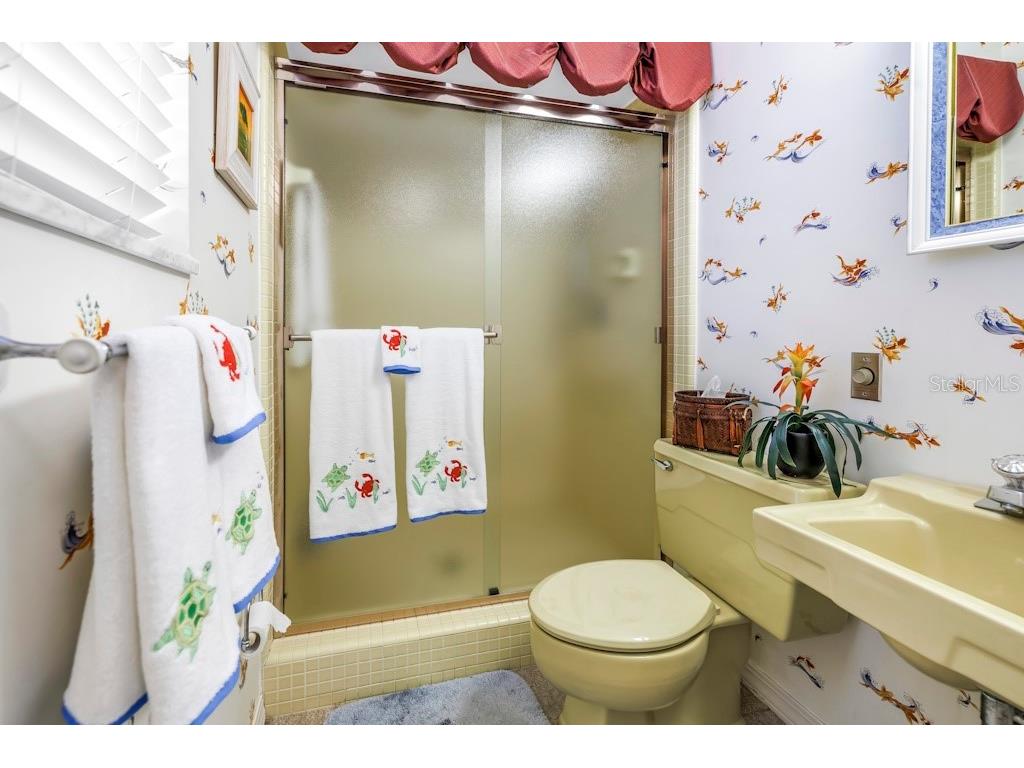 8229 22nd Avenue N Saint Petersburg FL 33710 TB8414239 image44