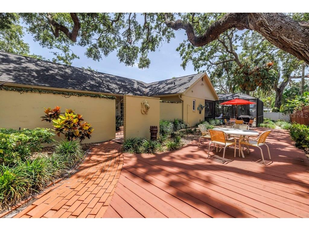 8229 22nd Avenue N Saint Petersburg FL 33710 TB8414239 image46