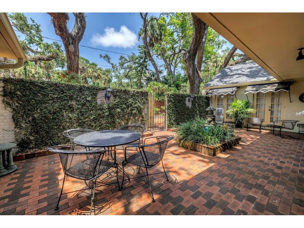 8229 22nd Avenue N Saint Petersburg FL 33710 TB8414239 image47