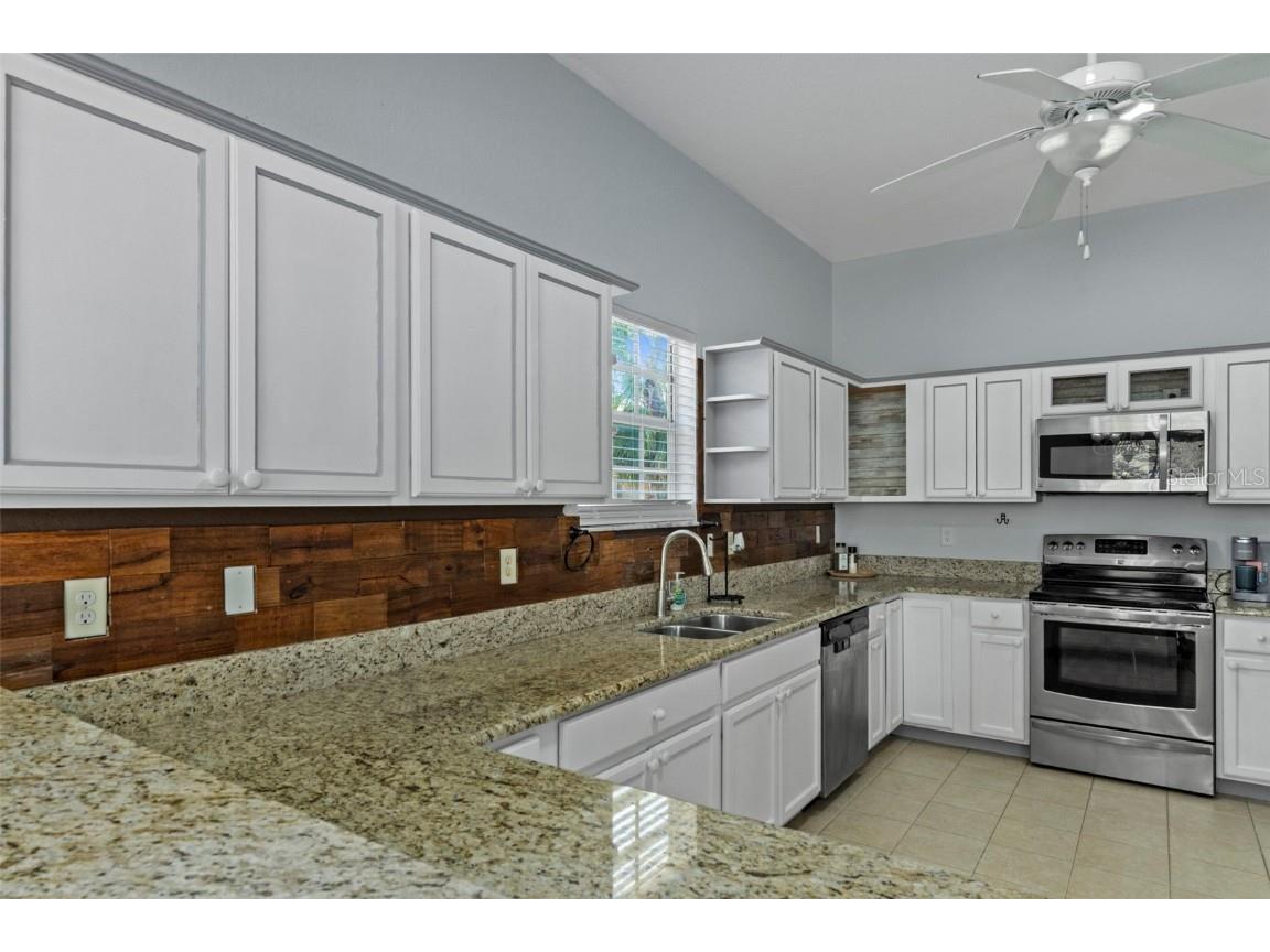 8229 Gulf Way Hudson FL 34667 W7880440 image16