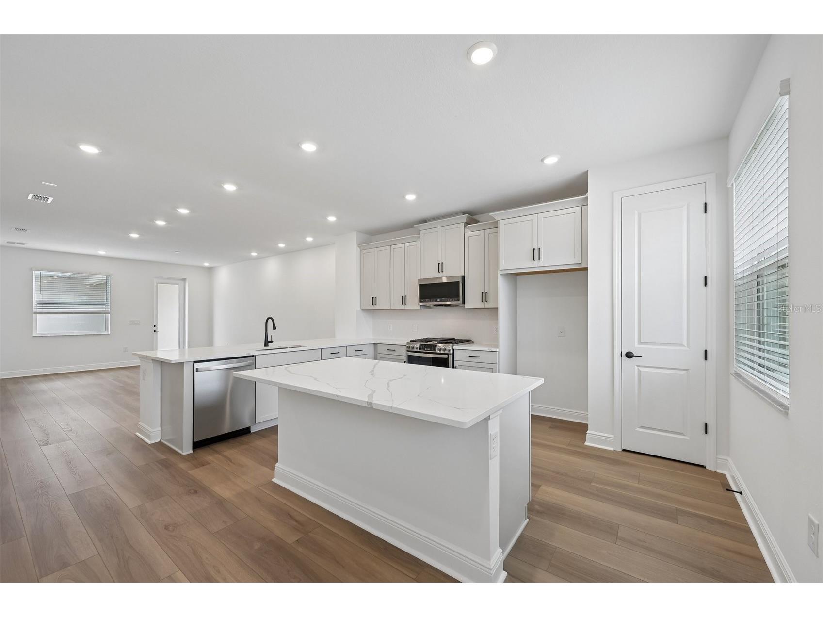 8229 Seaflower Parkway Bradenton FL 34210 R4910388 image2
