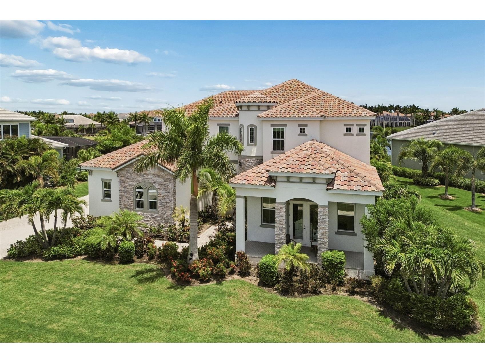 823 Manns Harbor Drive Apollo Beach FL 33572 TB8515336 image1
