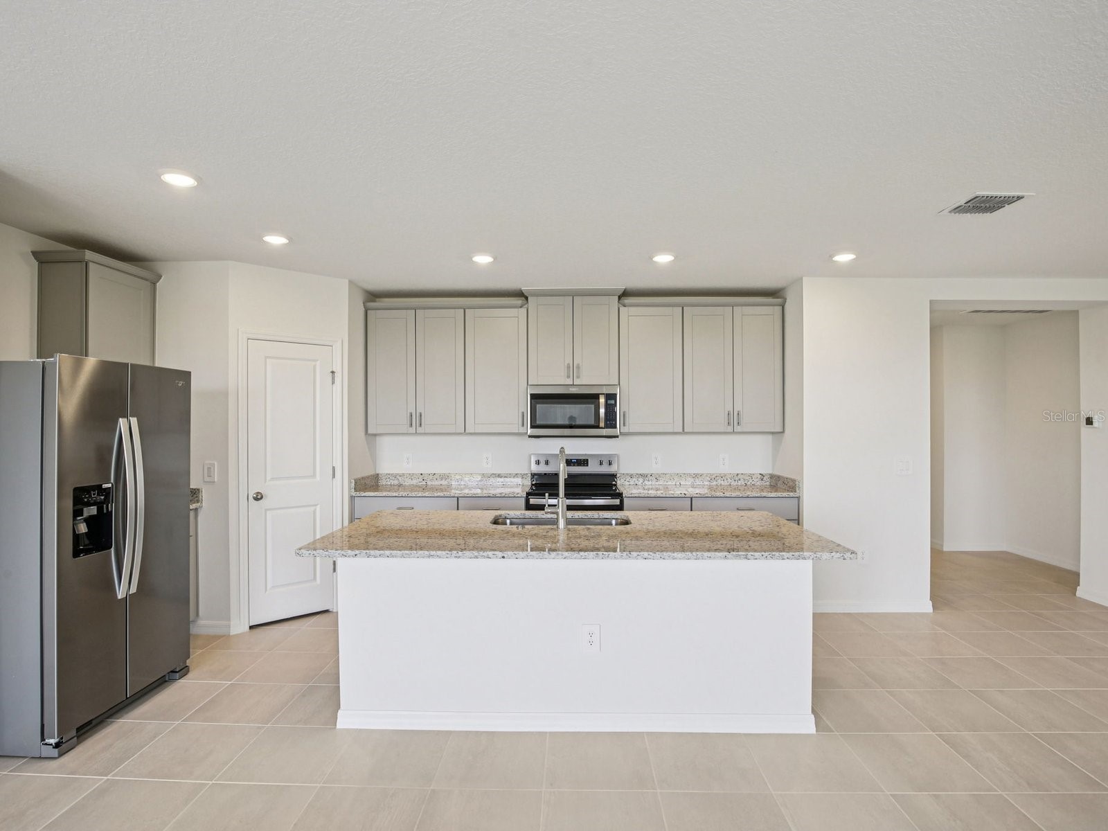 823 Sunshower Drive Lady Lake FL 32159 TB8510554 image4
