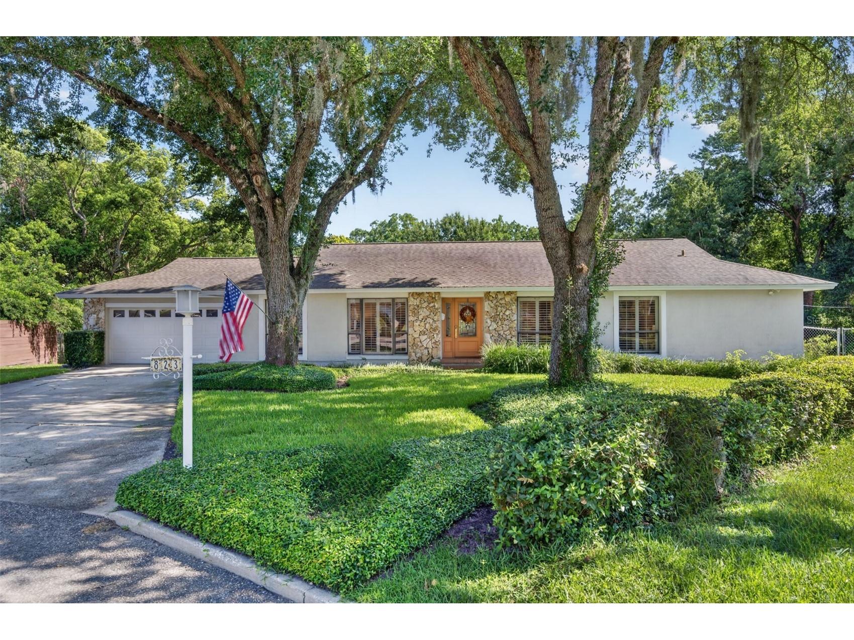 823 Woods Court Maitland FL 32751 - LAKE MINNEHAHA O6422384 image1
