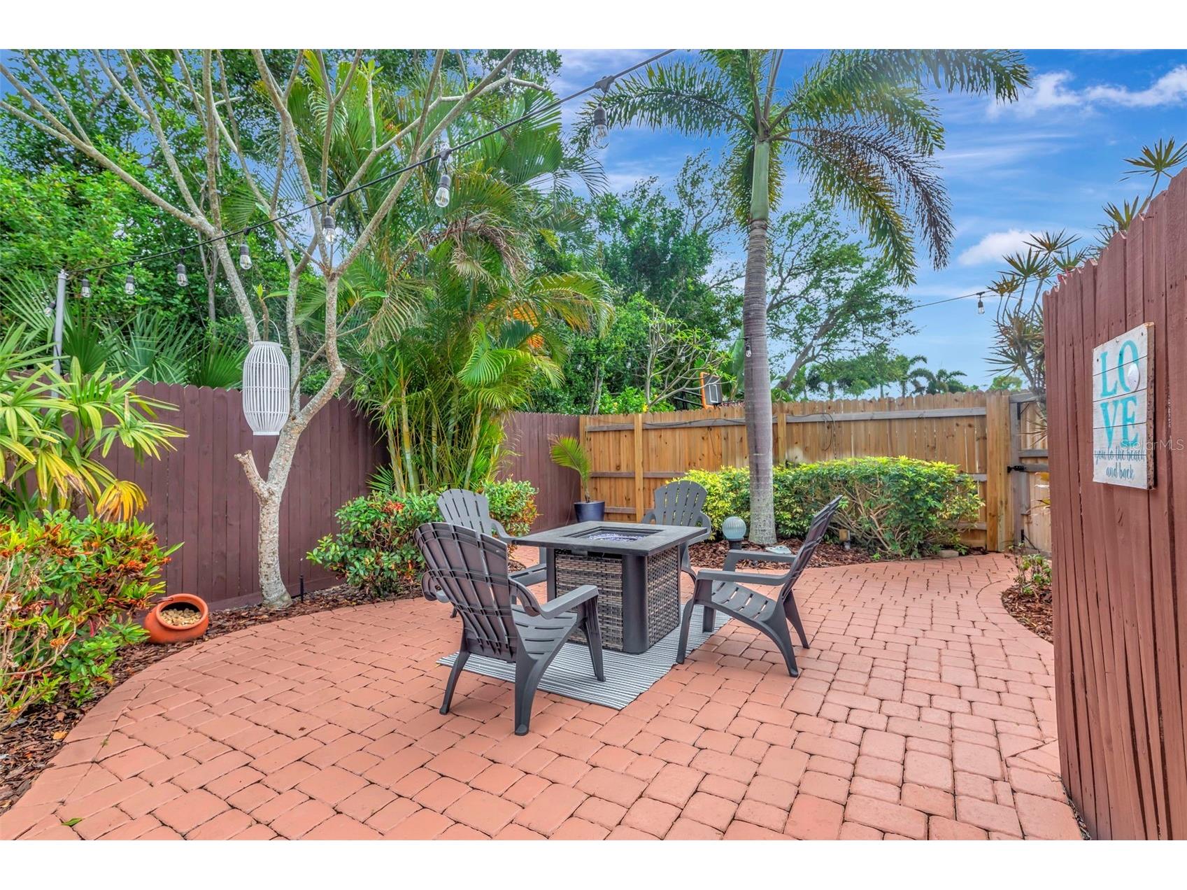 8233 Forest Circle Seminole FL 33776 TB8494962 image10
