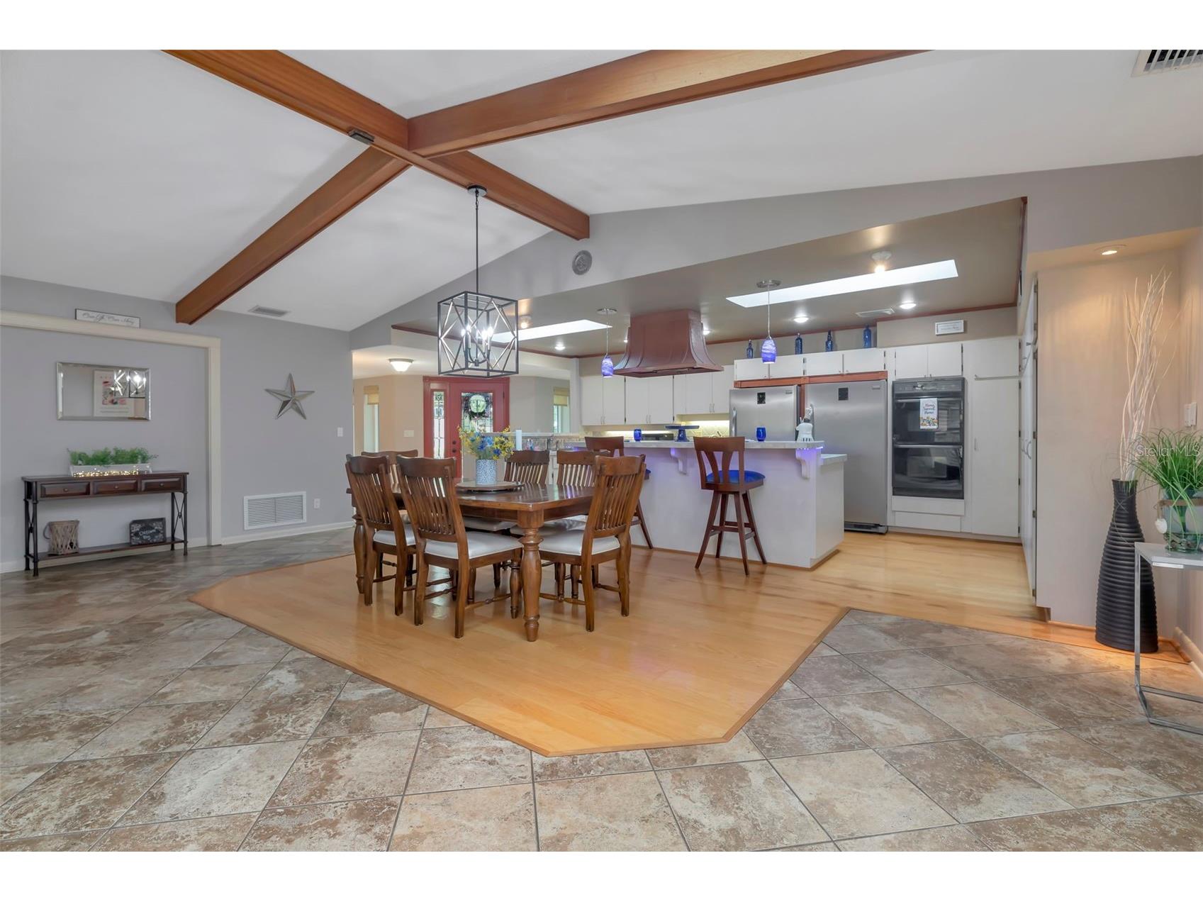 8233 Forest Circle Seminole FL 33776 TB8494962 image22