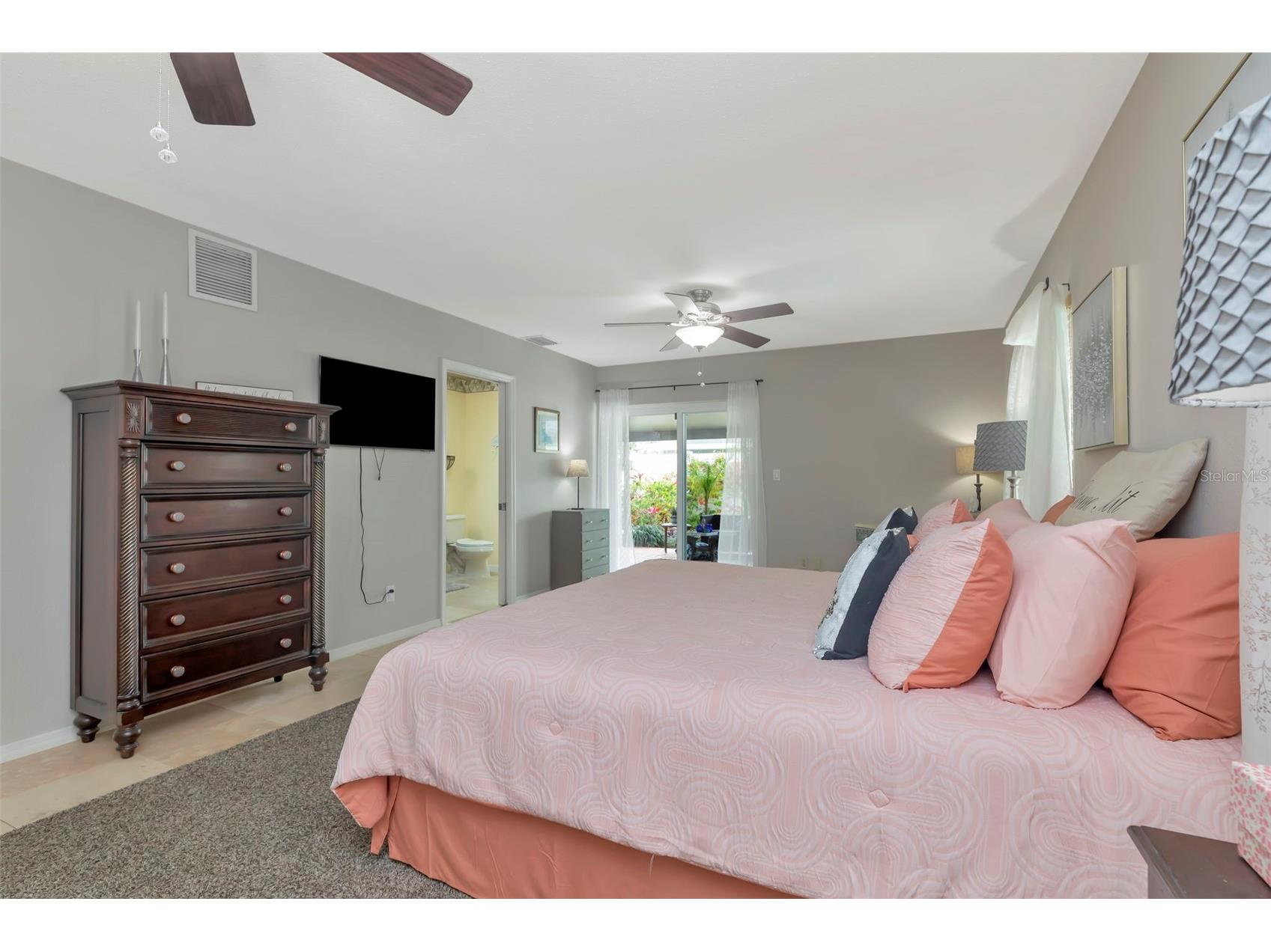 8233 Forest Circle Seminole FL 33776 TB8494962 image28