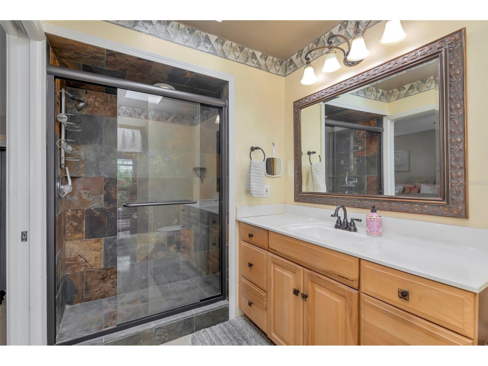 8233 Forest Circle Seminole FL 33776 TB8494962 image32