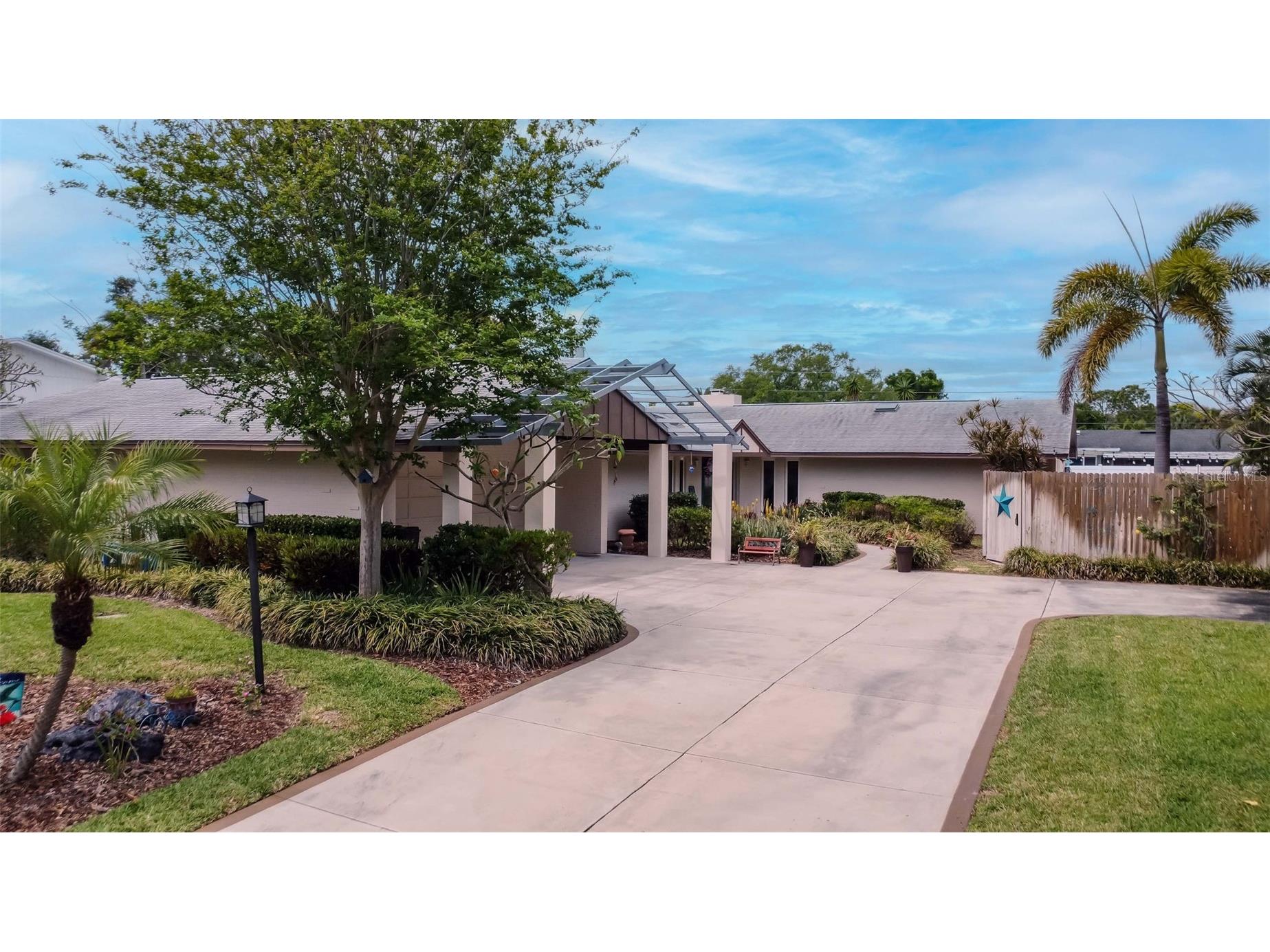 8233 Forest Circle Seminole FL 33776 TB8494962 image58