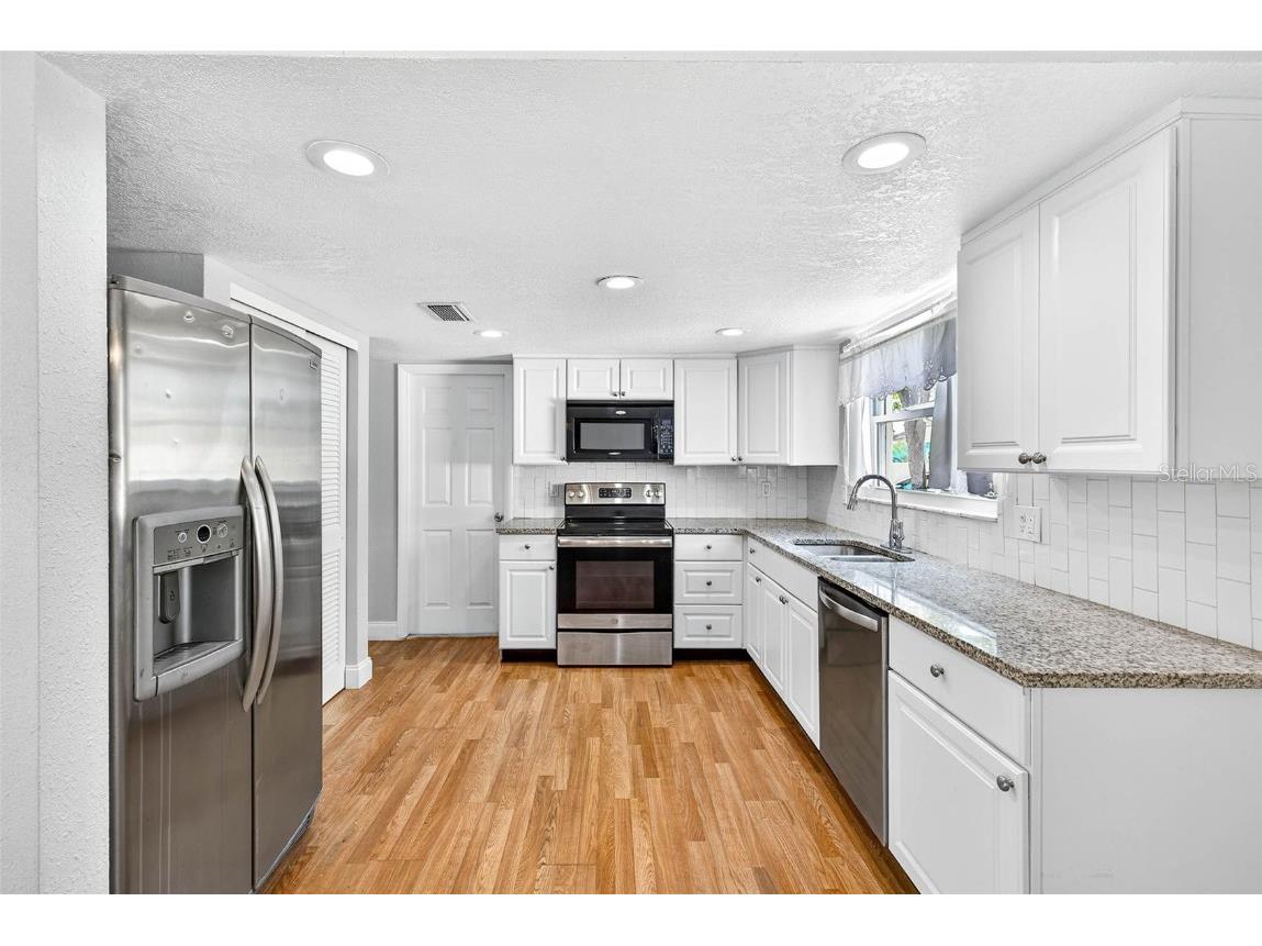 8233 Redfield Drive Port Richey FL 34668 W7880456 image3