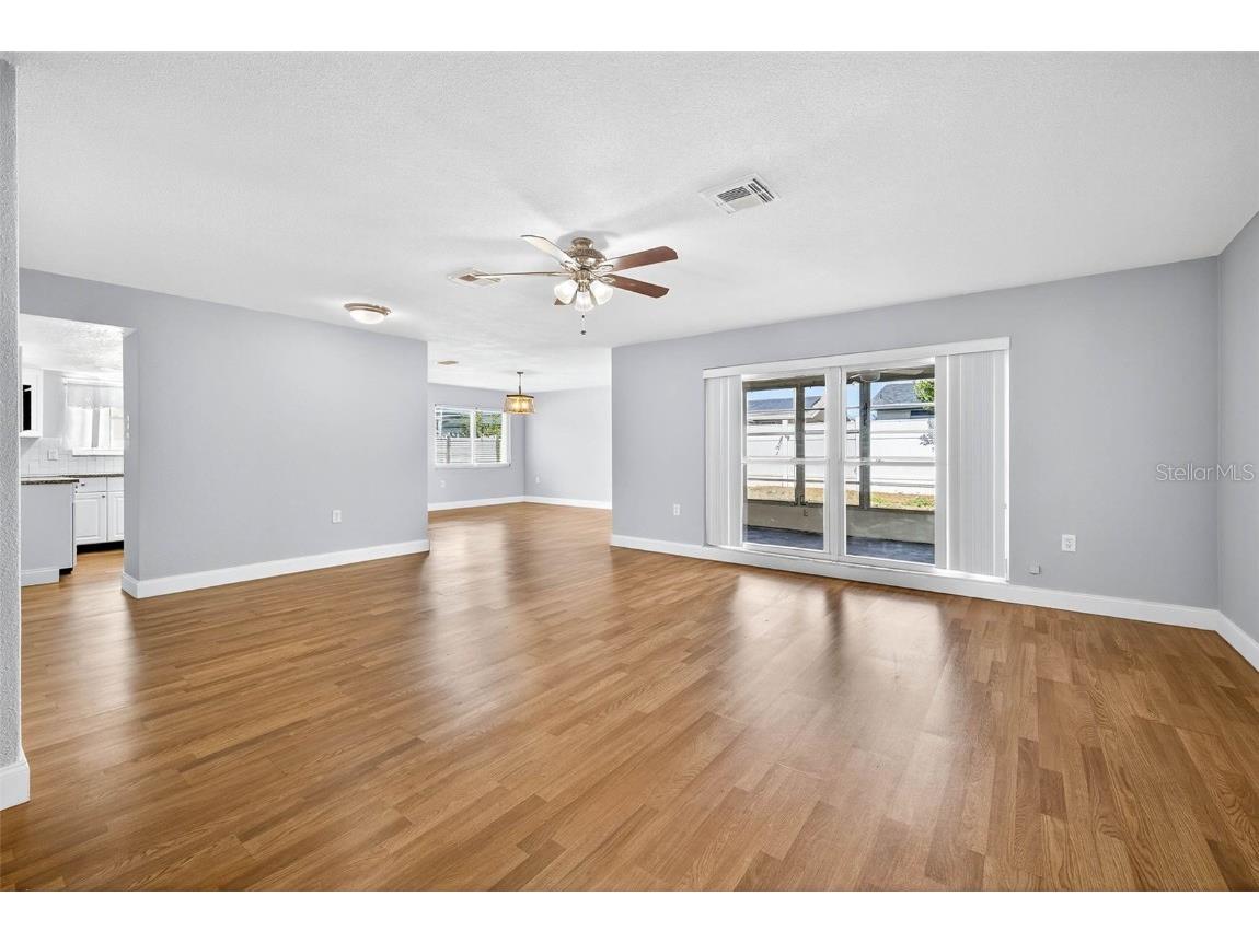 8233 Redfield Drive Port Richey FL 34668 W7880456 image5