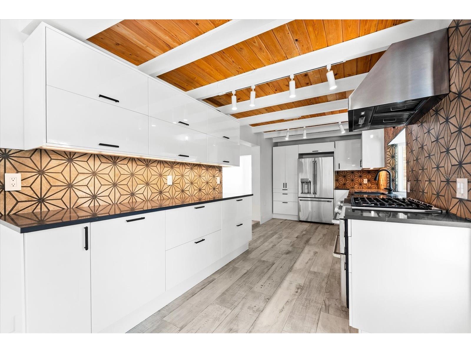 8234 Midnight Pass Road Sarasota FL 34242 - HERON LAGOON A4654399 image22