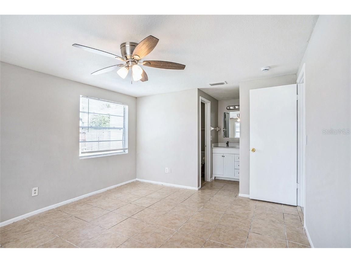 8234 Ravencroft Drive Tampa FL 33615 TB8440684 image14