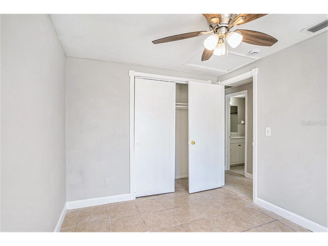 8234 Ravencroft Drive Tampa FL 33615 TB8440684 image17