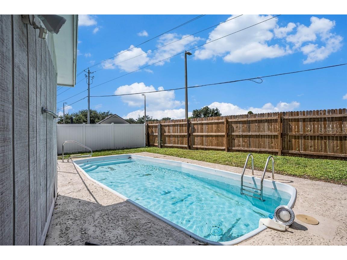 8234 Ravencroft Drive Tampa FL 33615 TB8440684 image26