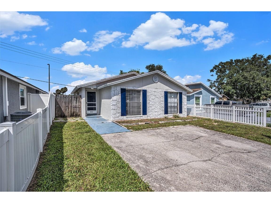 8234 Ravencroft Drive Tampa FL 33615 TB8440684 image3