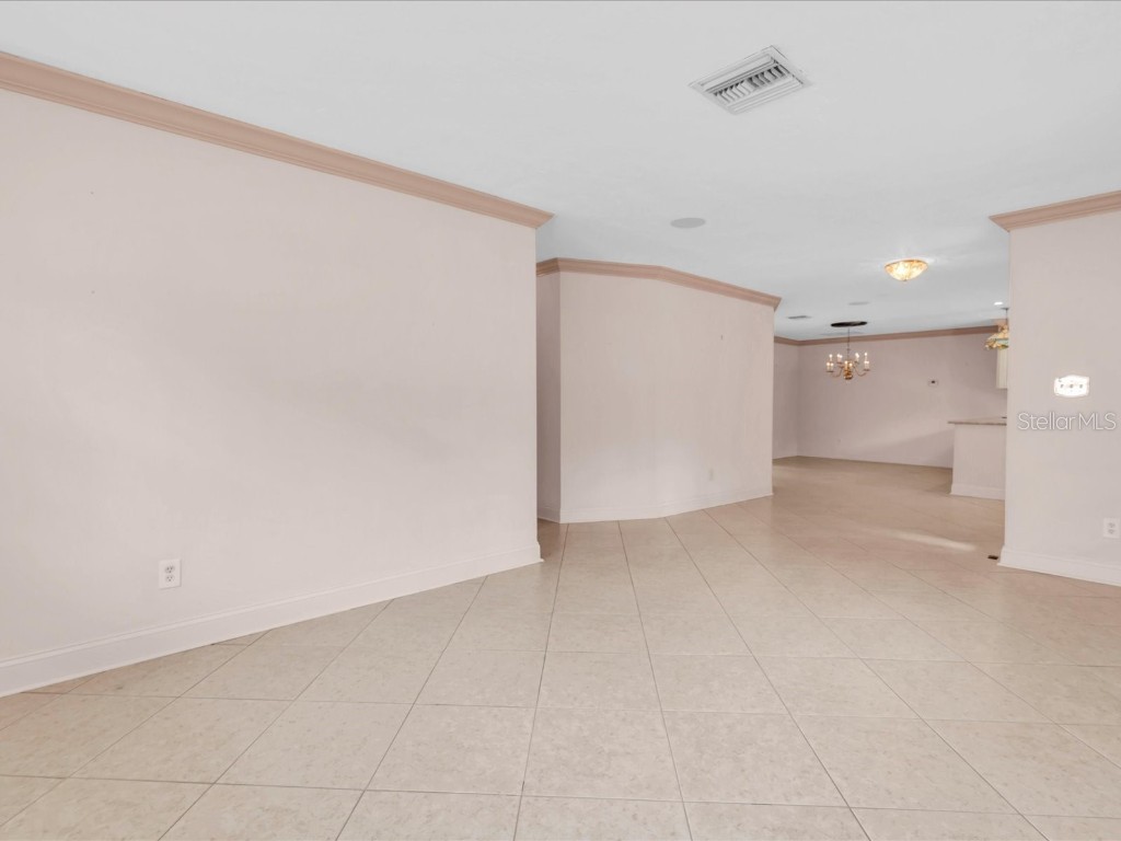 8235 39th Avenue N Saint Petersburg FL 33709 TB8445910 image13