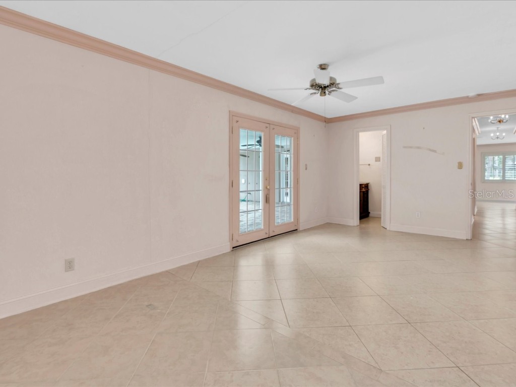 8235 39th Avenue N Saint Petersburg FL 33709 TB8445910 image17