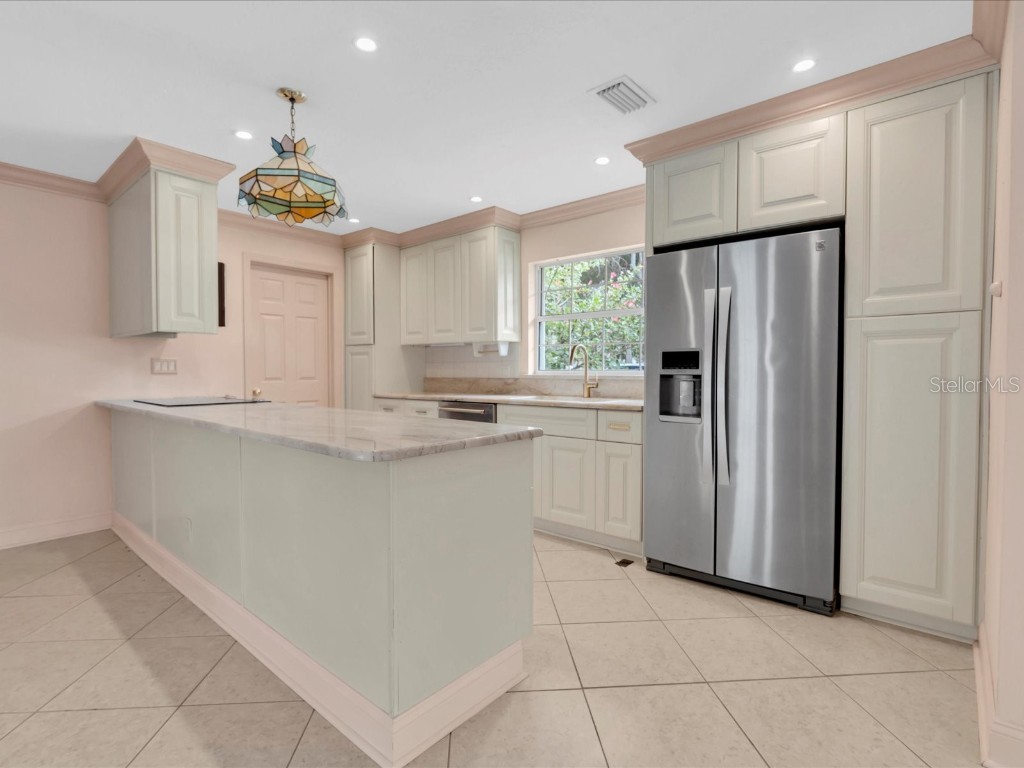 8235 39th Avenue N Saint Petersburg FL 33709 TB8445910 image5