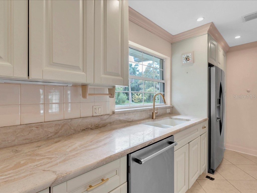 8235 39th Avenue N Saint Petersburg FL 33709 TB8445910 image8