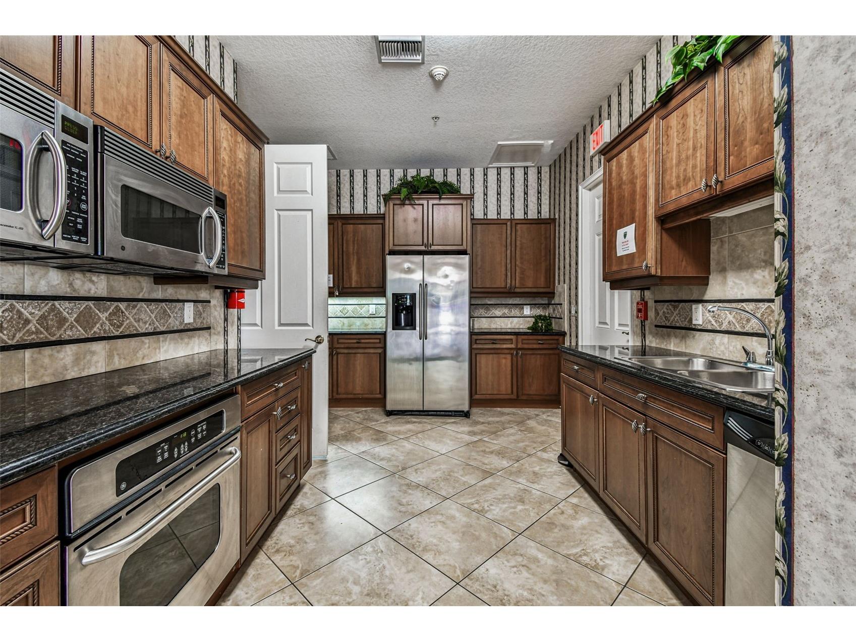 8235 Miramar Way Lakewood Ranch FL 34202 A4684561 image73