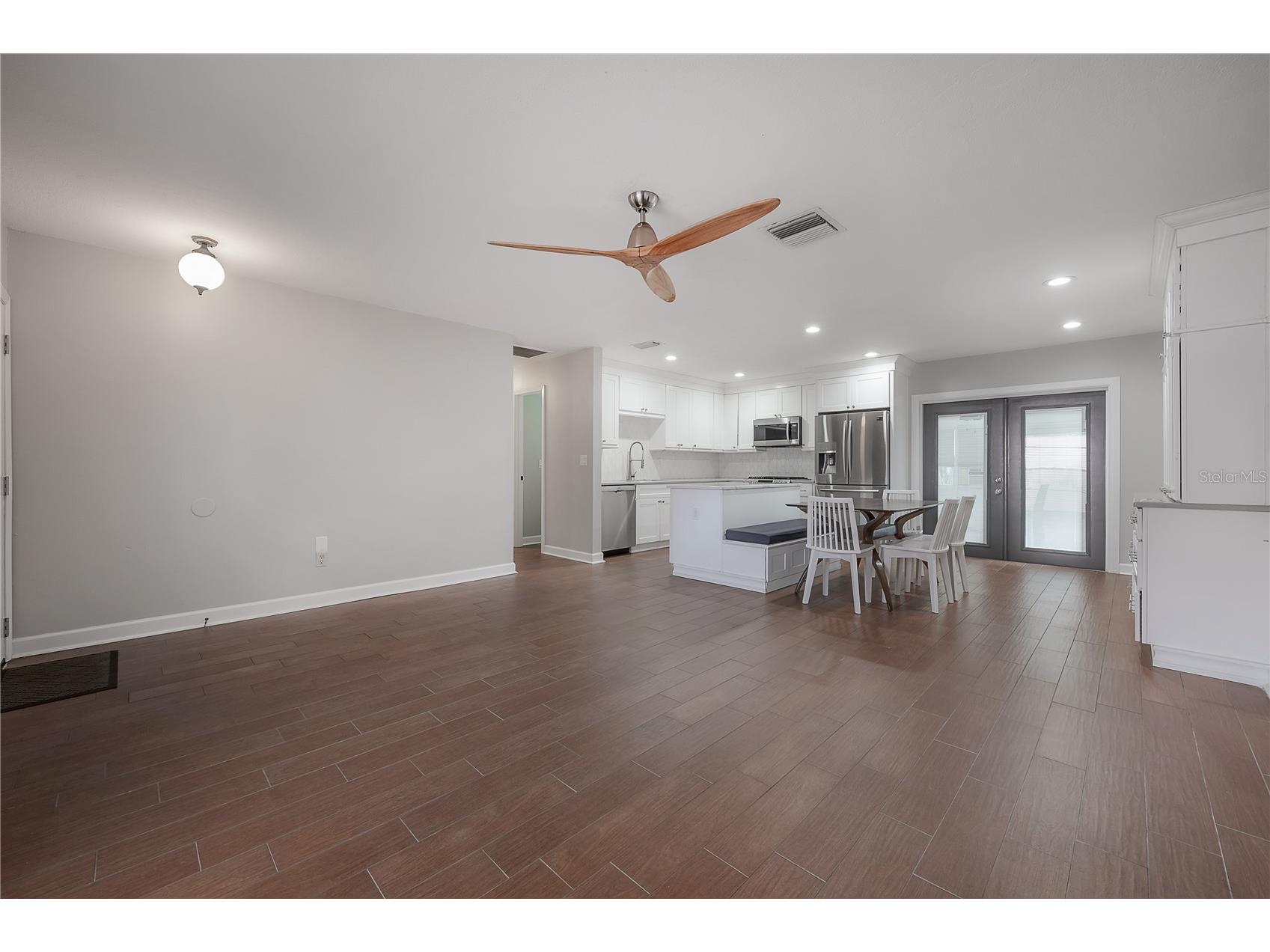 8235 Vassar Circle Tampa FL 33634 TB8515171 image12