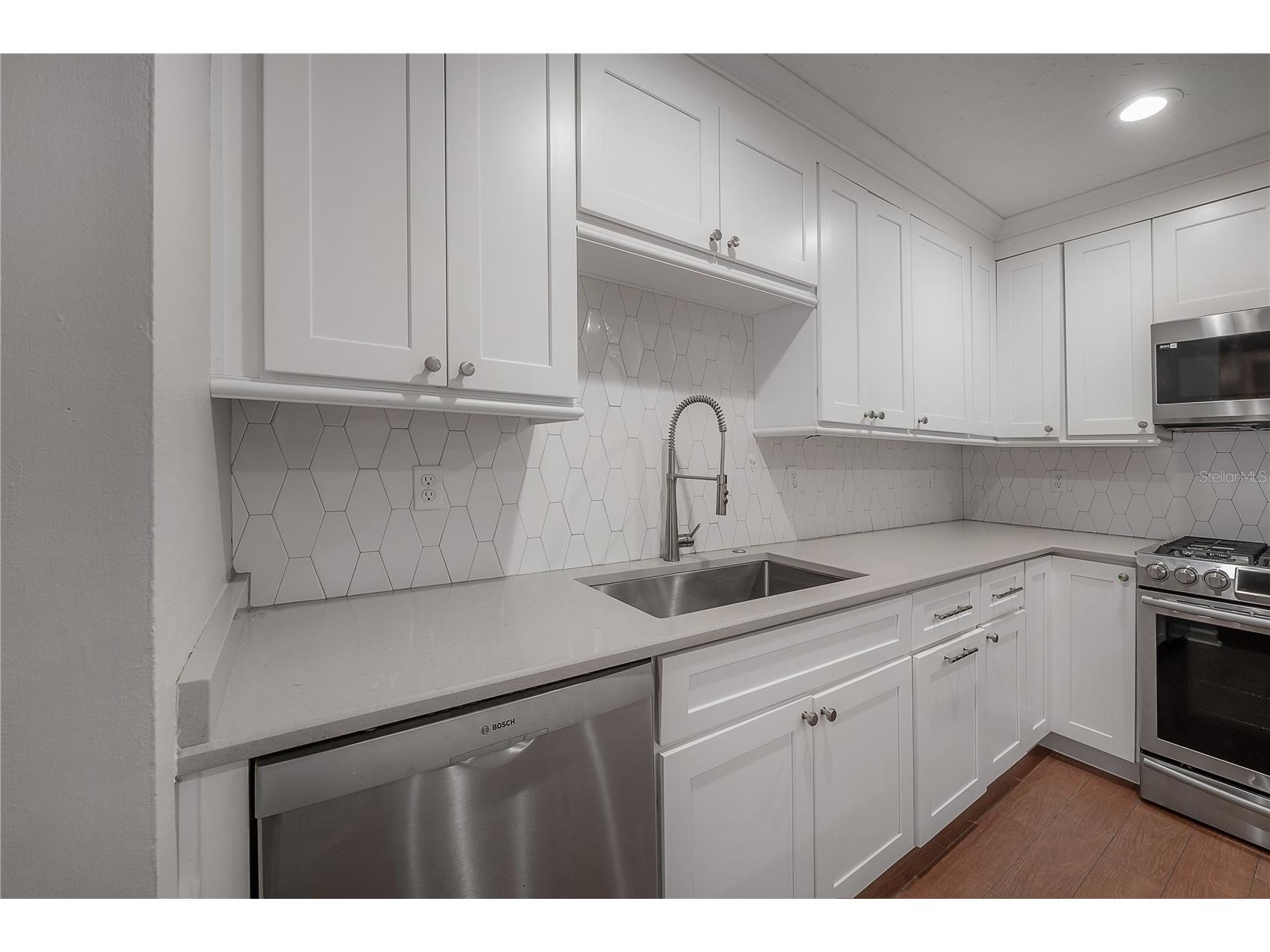 8235 Vassar Circle Tampa FL 33634 TB8515171 image15