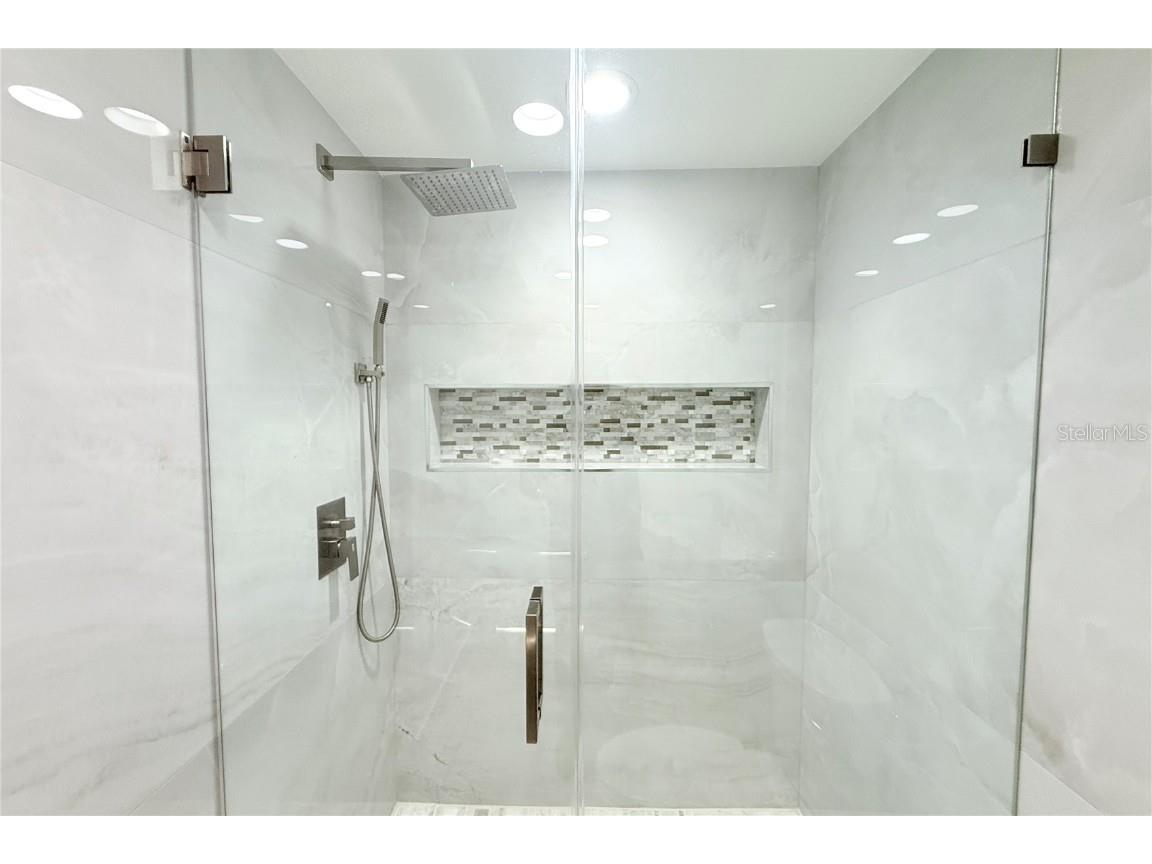 8236 Donaldson Drive Tampa FL 33615 TB8454691 image16