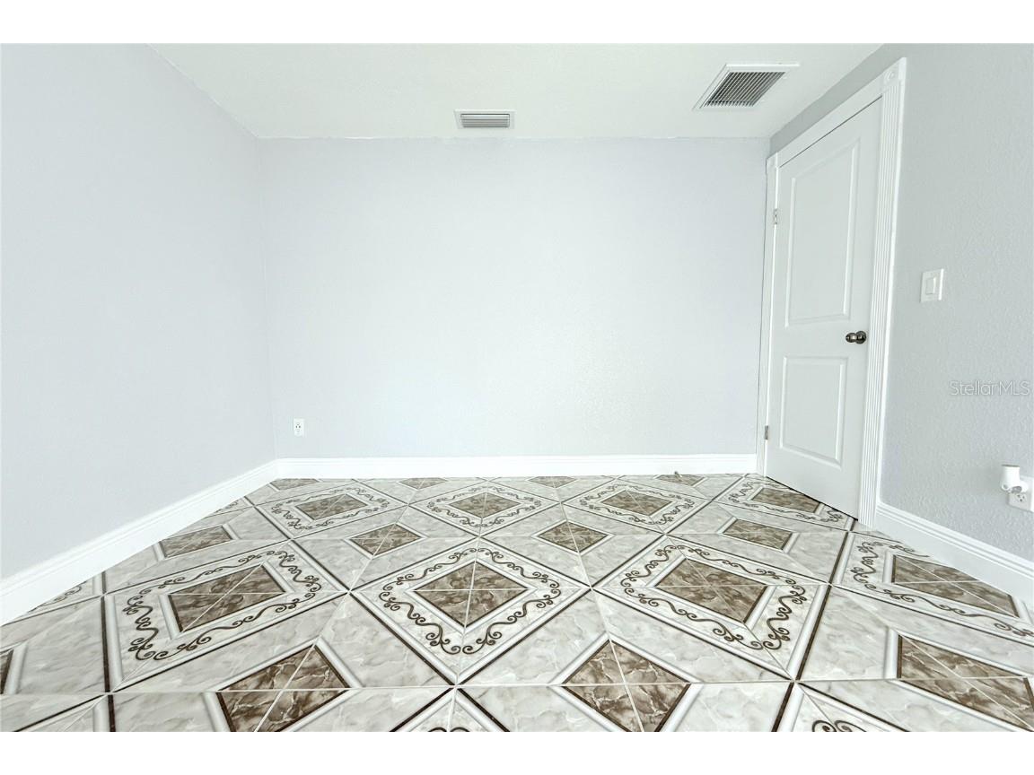 8236 Donaldson Drive Tampa FL 33615 TB8454691 image19