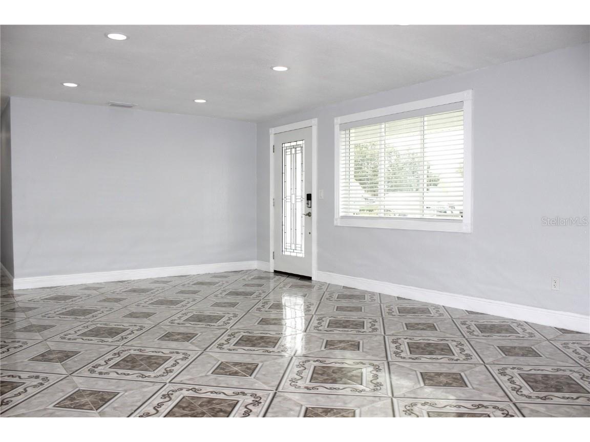 8236 Donaldson Drive Tampa FL 33615 TB8454691 image3