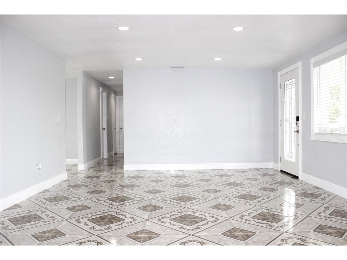 8236 Donaldson Drive Tampa FL 33615 TB8454691 image4