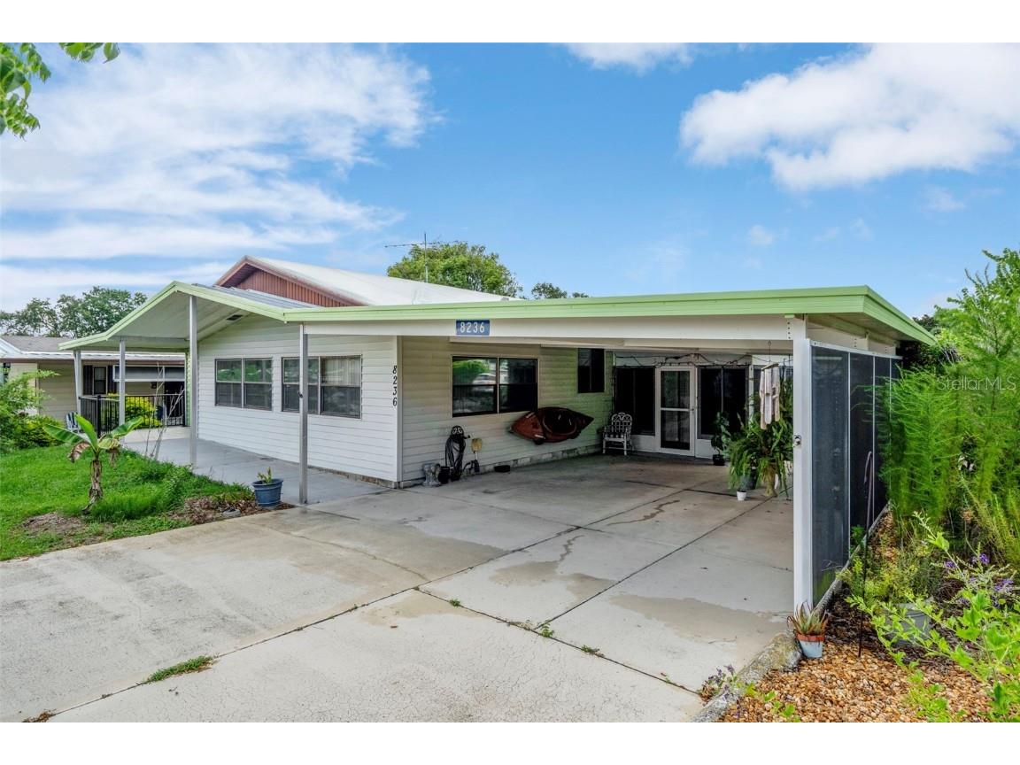 8236 Fiesta Street Brooksville FL 34613 TB8415226 image1