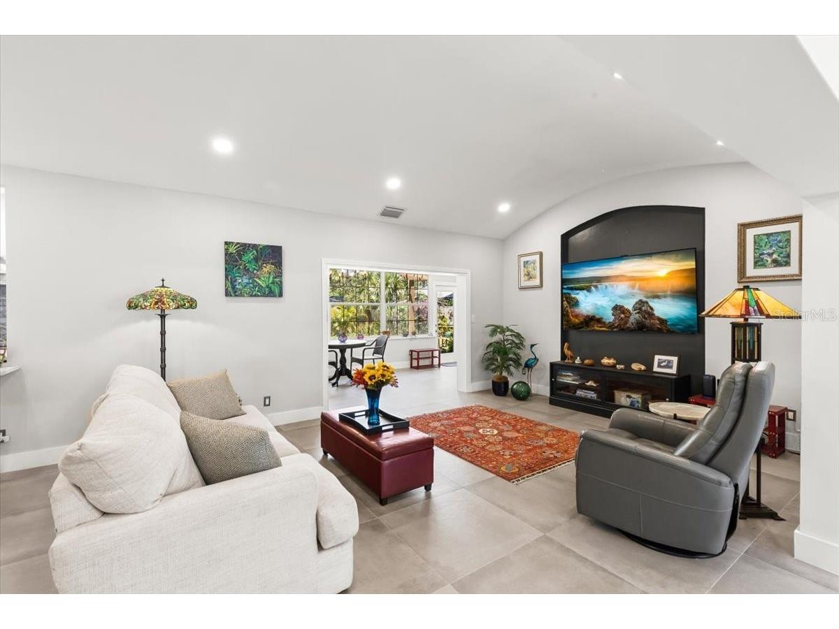 8239 26th Avenue N Saint Petersburg FL 33710 TB8527176 image26