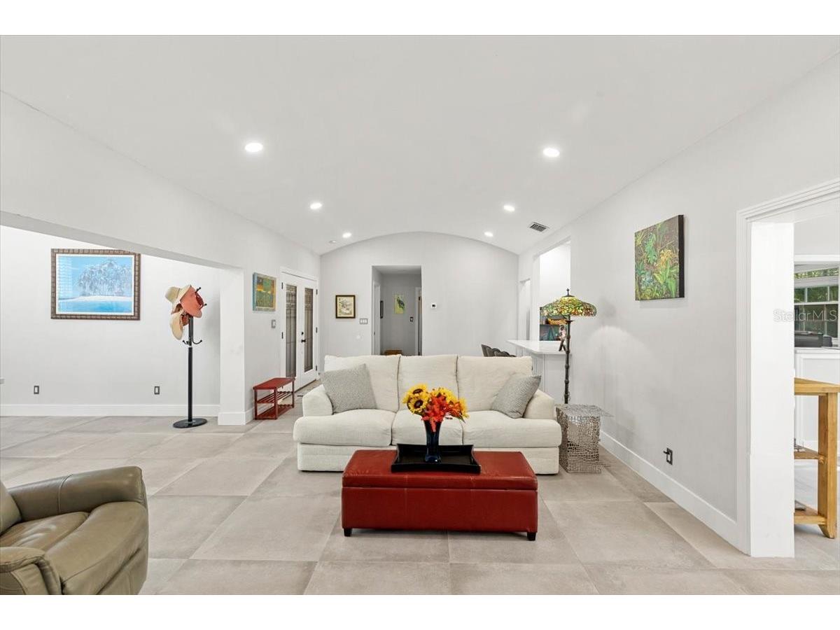 8239 26th Avenue N Saint Petersburg FL 33710 TB8527176 image28