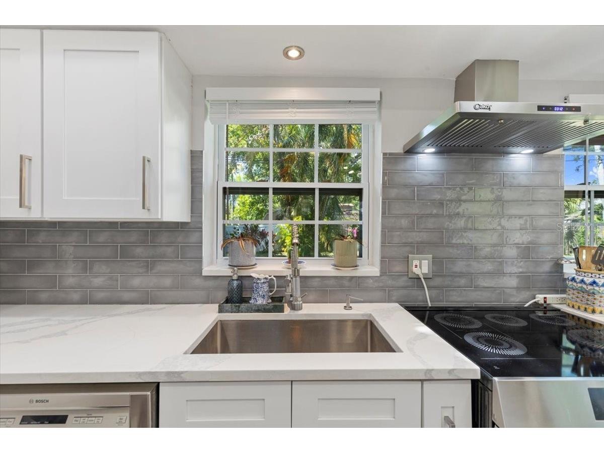 8239 26th Avenue N Saint Petersburg FL 33710 TB8527176 image37
