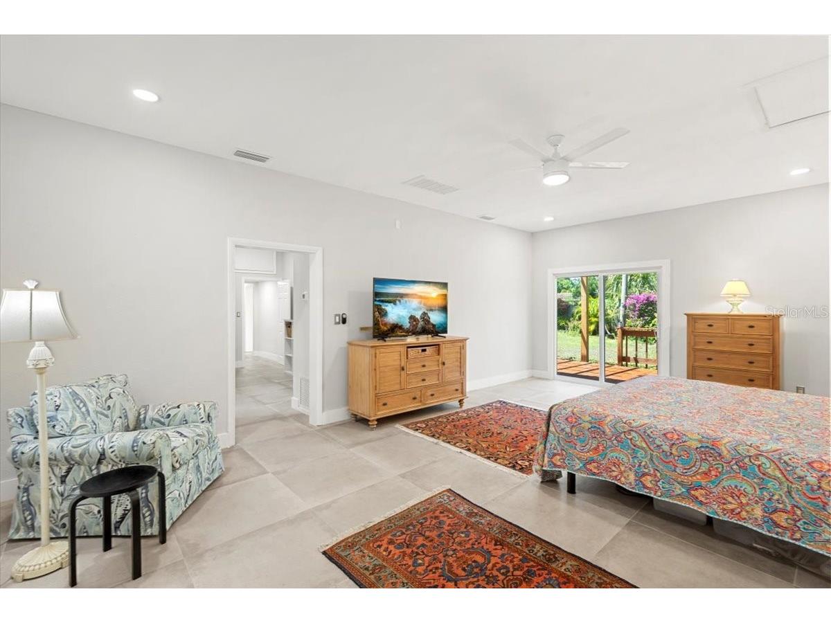 8239 26th Avenue N Saint Petersburg FL 33710 TB8527176 image48