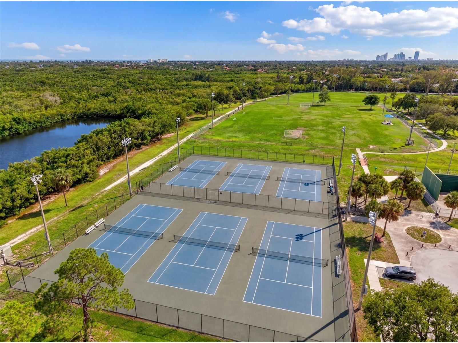 824 59th Ave Ne Saint Petersburg FL 33703 TB8514317 image49