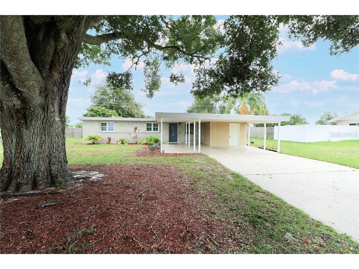 824 Casselberry Drive Lake Wales FL 33853 P4927768 image1