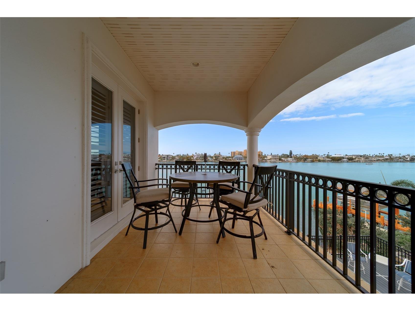 824 Island Way Clearwater Beach FL 33767 - INTERCOASTAL WATERWAY TO GULF TB8481851 image17