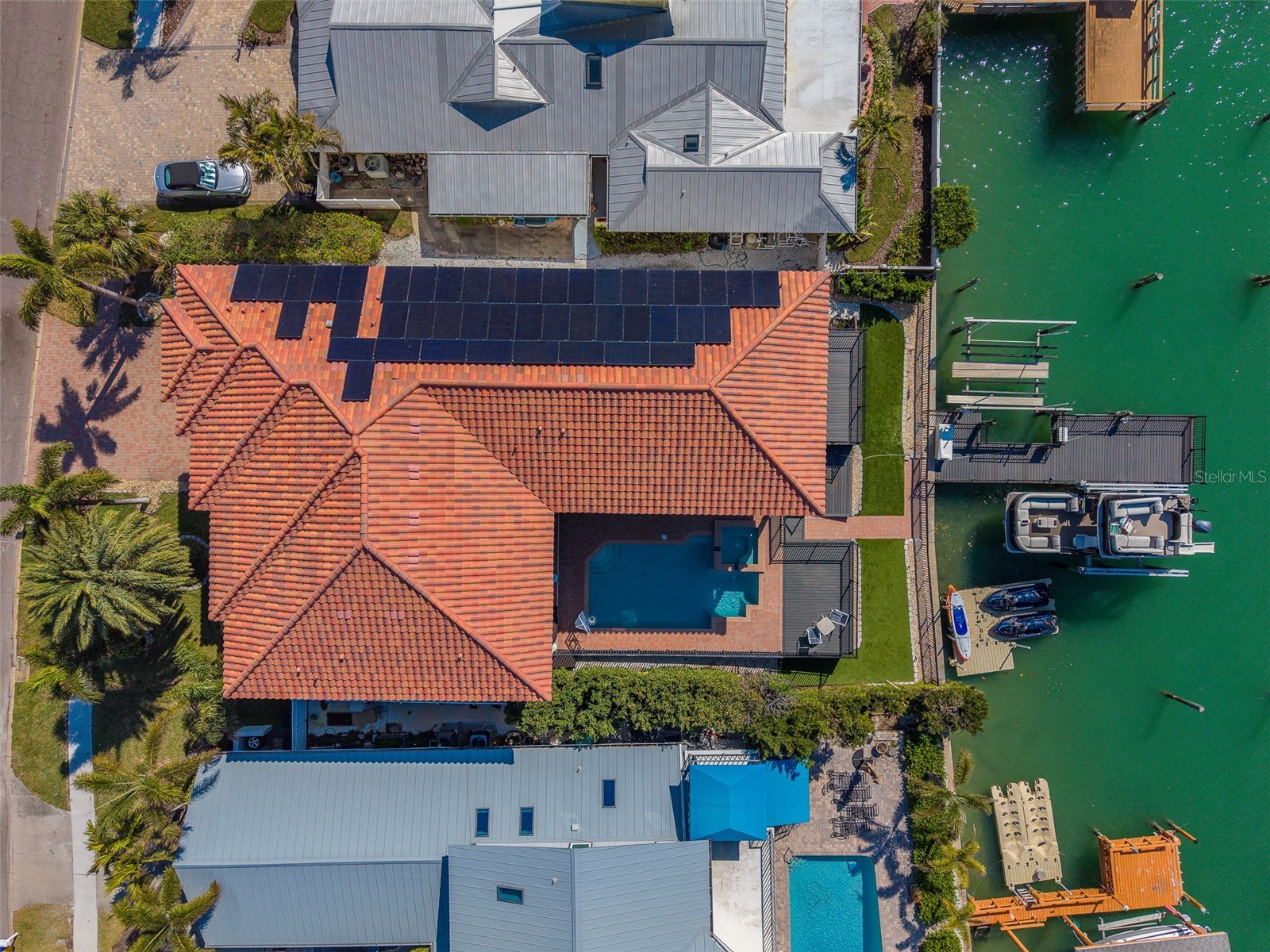 824 Island Way Clearwater Beach FL 33767 - INTERCOASTAL WATERWAY TO GULF TB8481851 image2