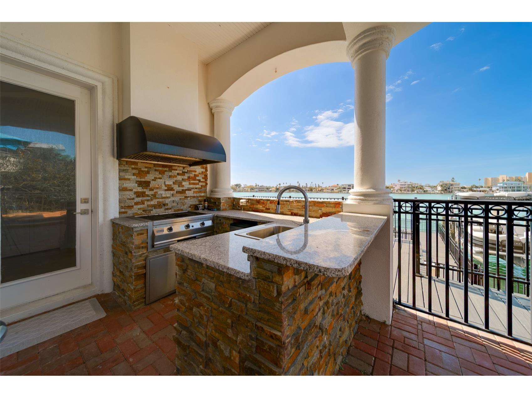 824 Island Way Clearwater Beach FL 33767 - INTERCOASTAL WATERWAY TO GULF TB8481851 image24