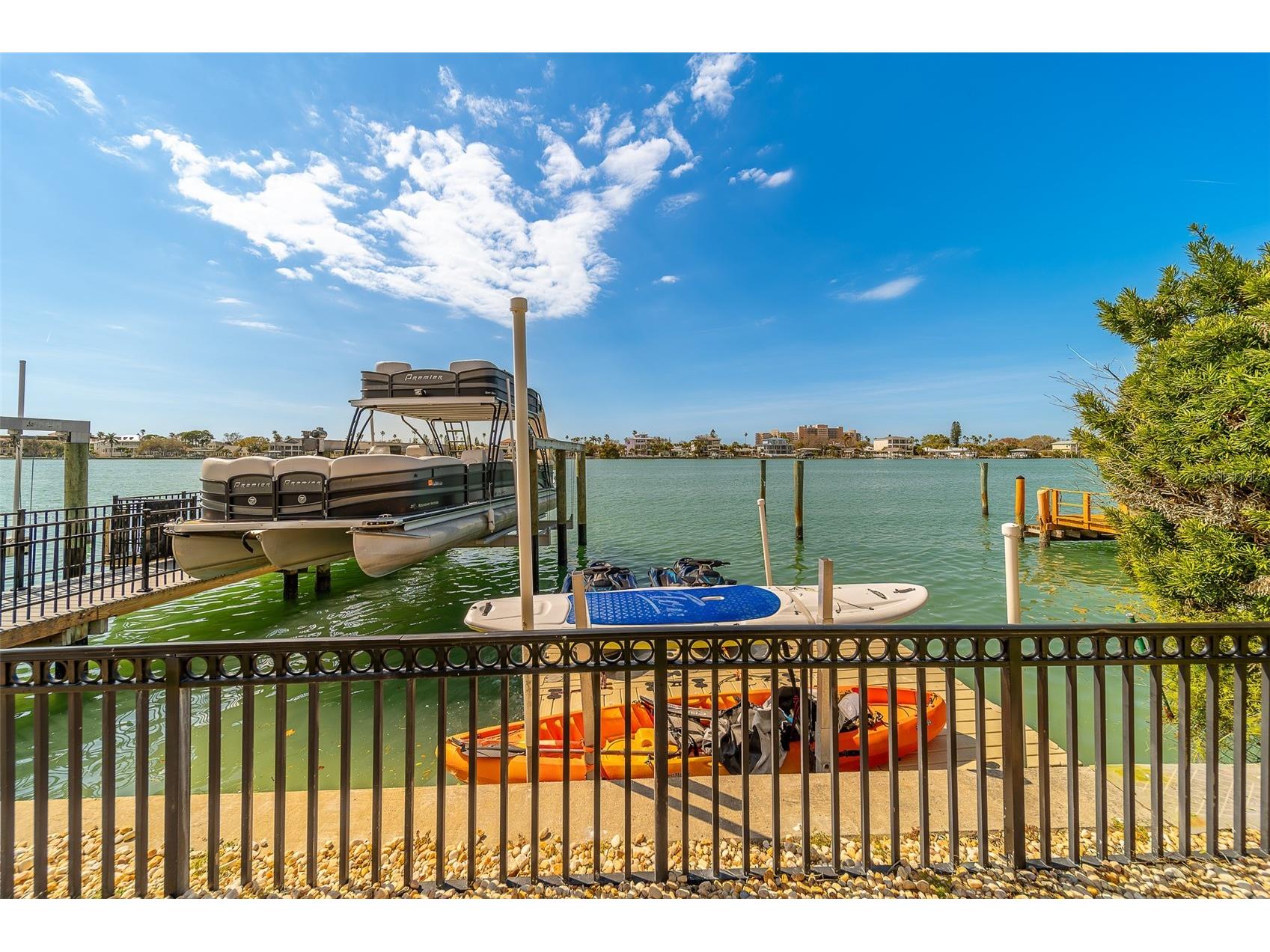824 Island Way Clearwater Beach FL 33767 - INTERCOASTAL WATERWAY TO GULF TB8481851 image4