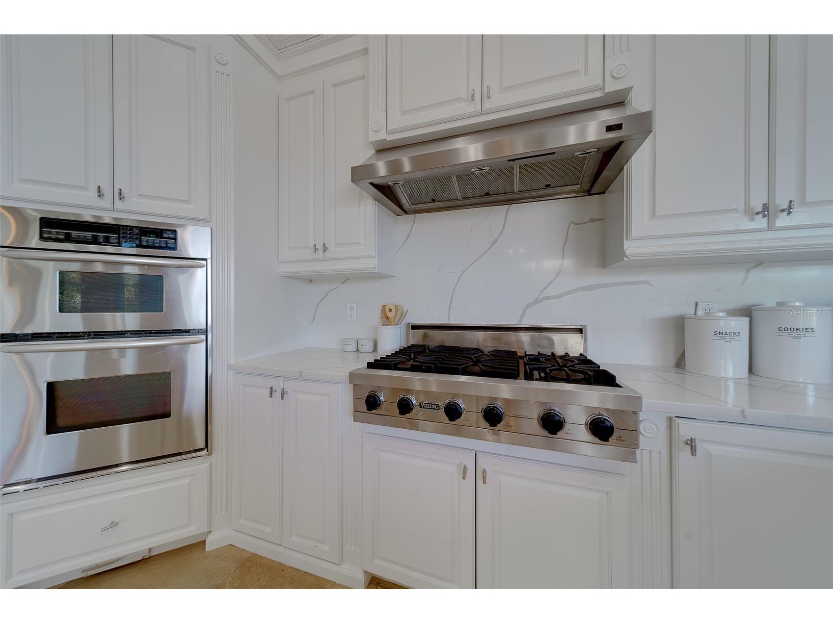 824 Island Way Clearwater Beach FL 33767 - INTERCOASTAL WATERWAY TO GULF TB8481851 image44