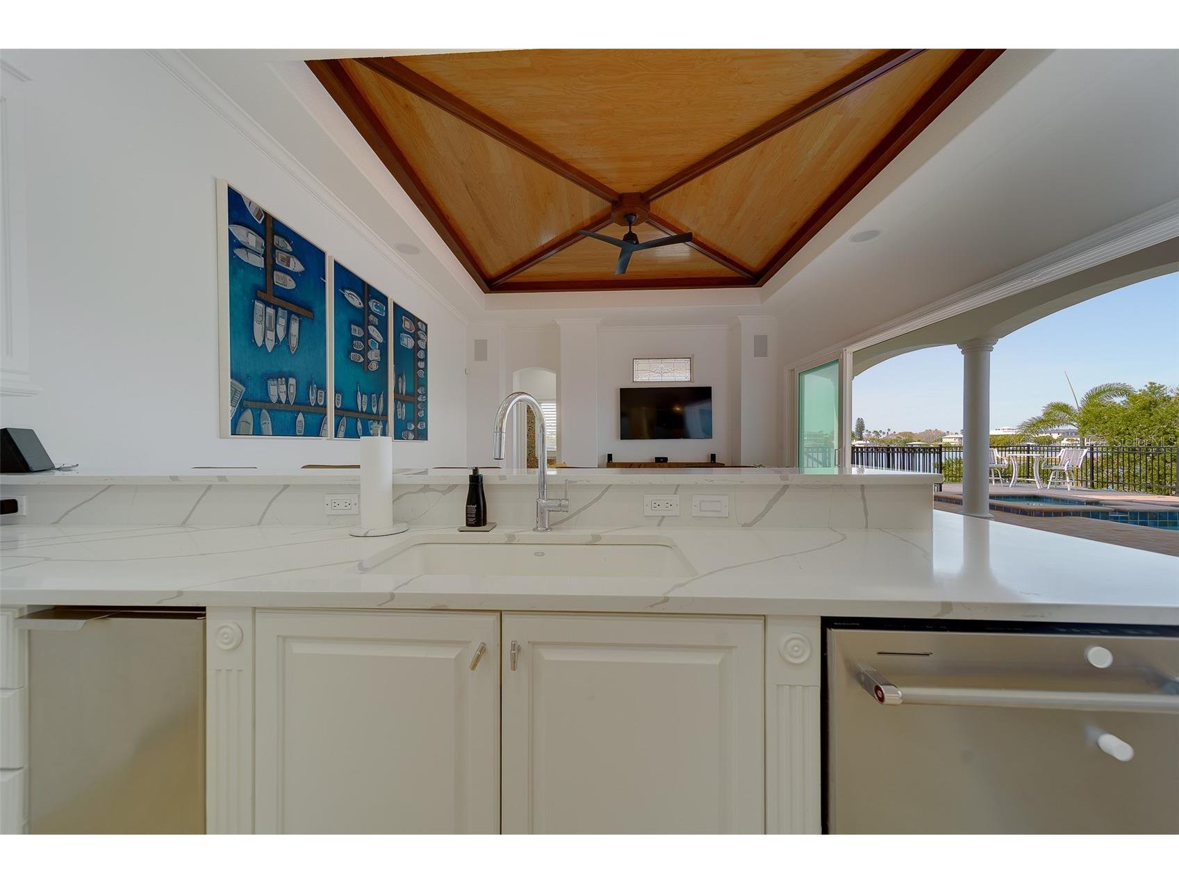 824 Island Way Clearwater Beach FL 33767 - INTERCOASTAL WATERWAY TO GULF TB8481851 image45