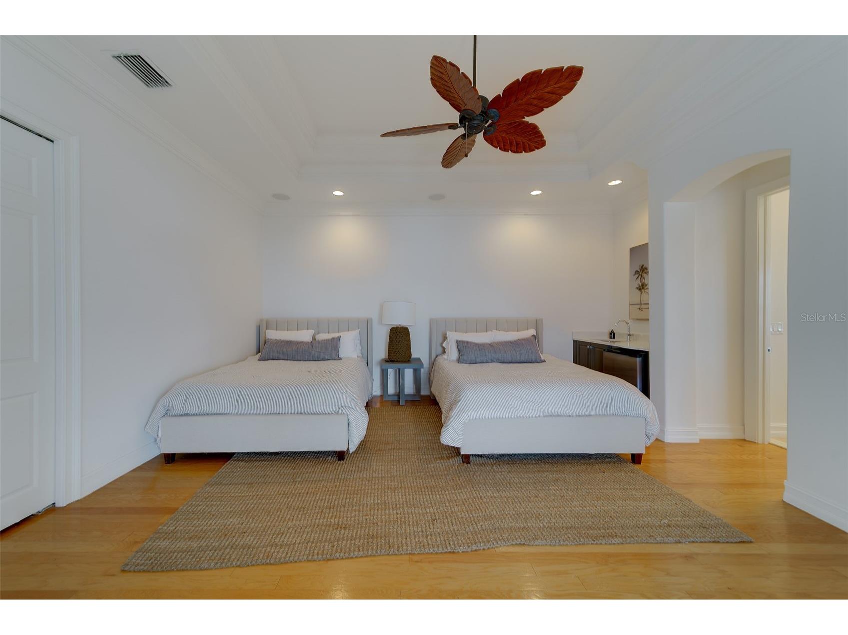 824 Island Way Clearwater Beach FL 33767 - INTERCOASTAL WATERWAY TO GULF TB8481851 image72