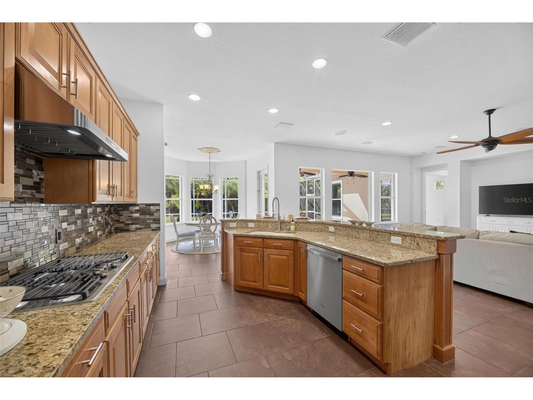 824 Islebay Drive Apollo Beach FL 33572 TB8526655 image32