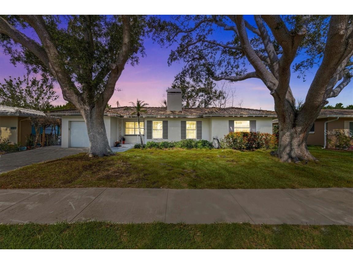 824 Narcissus Avenue Clearwater Beach FL 33767 TB8414369 image1