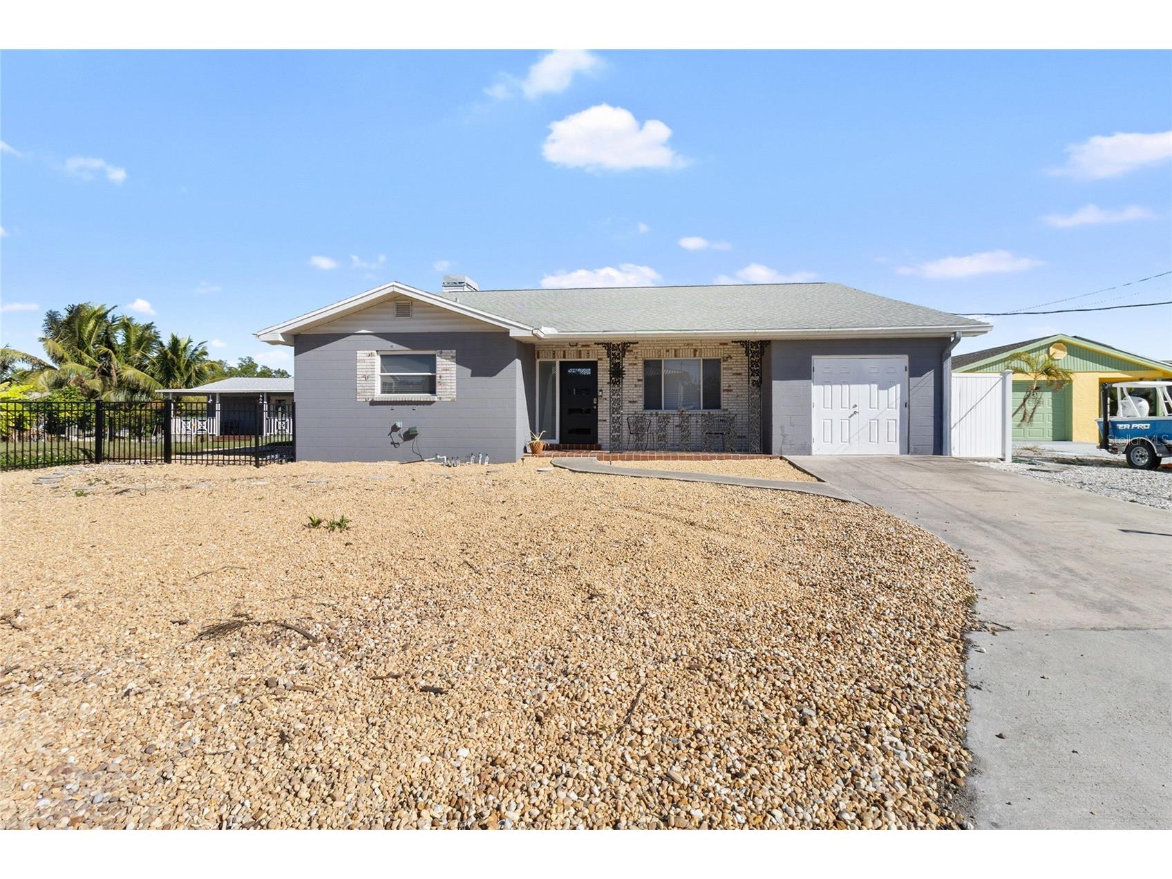 824 Seabreeze Drive Ruskin FL 33570 TB8477879 image1