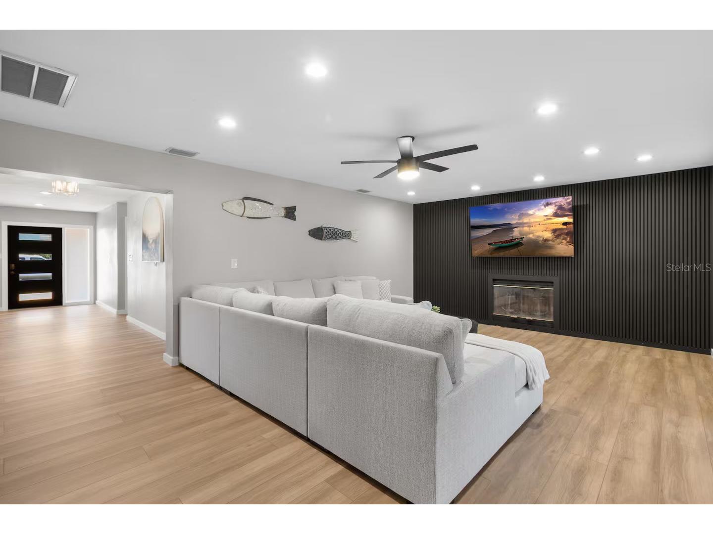 824 Seabreeze Drive Ruskin FL 33570 TB8477879 image11