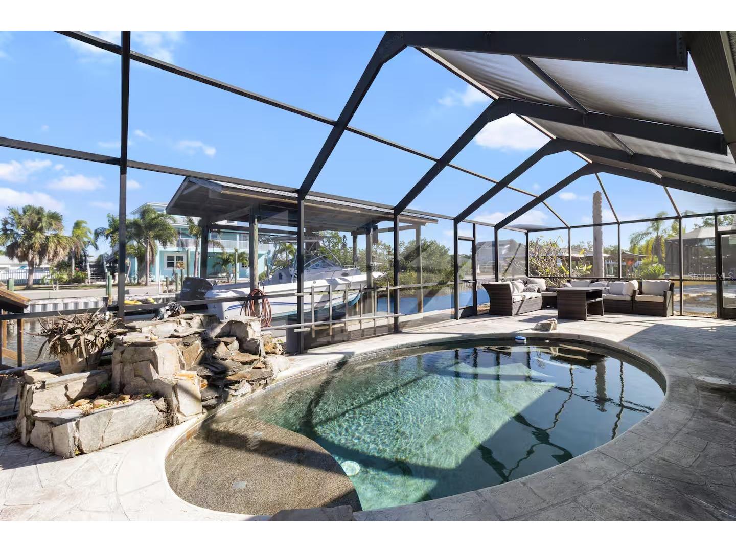 824 Seabreeze Drive Ruskin FL 33570 TB8477879 image2